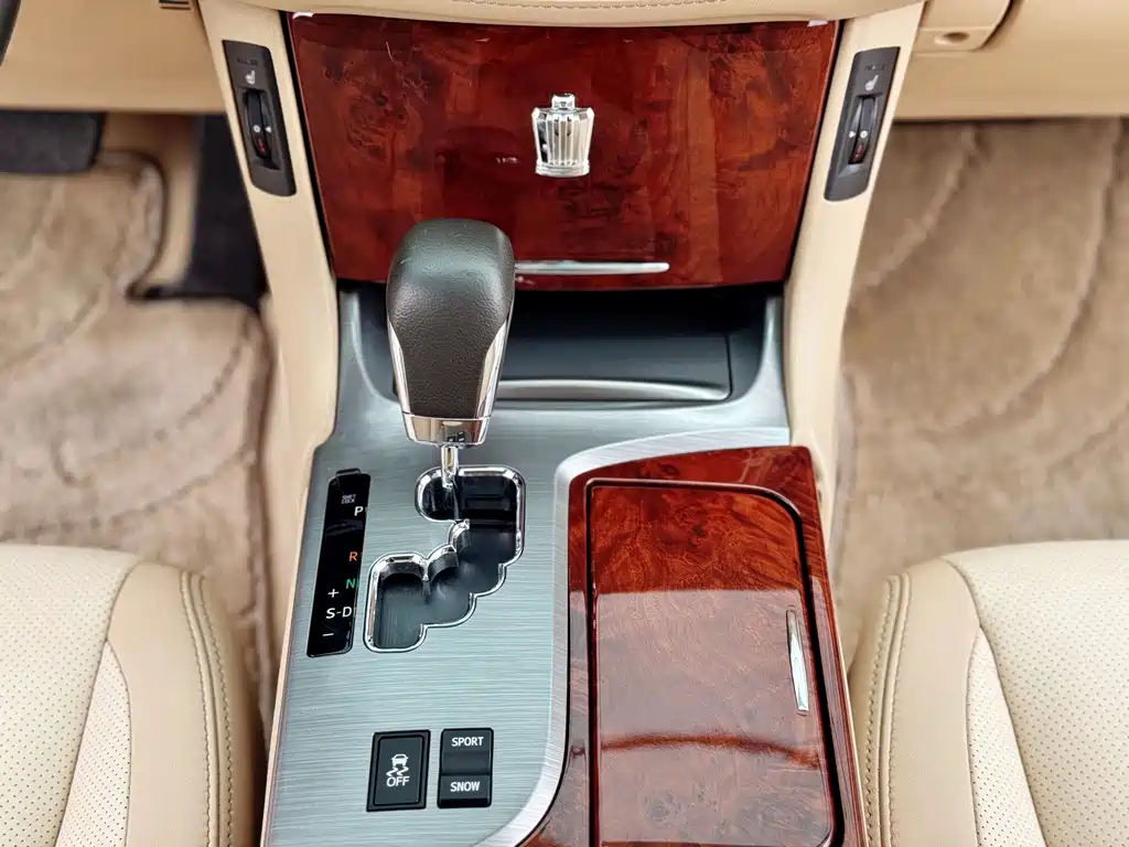 Toyota Crown — миниатюра 15