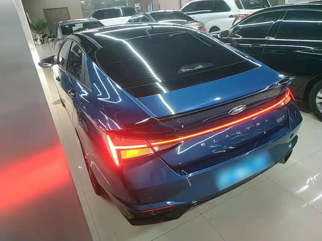 Hyundai Elantra 2021 1.5L CVT LUX Luxury