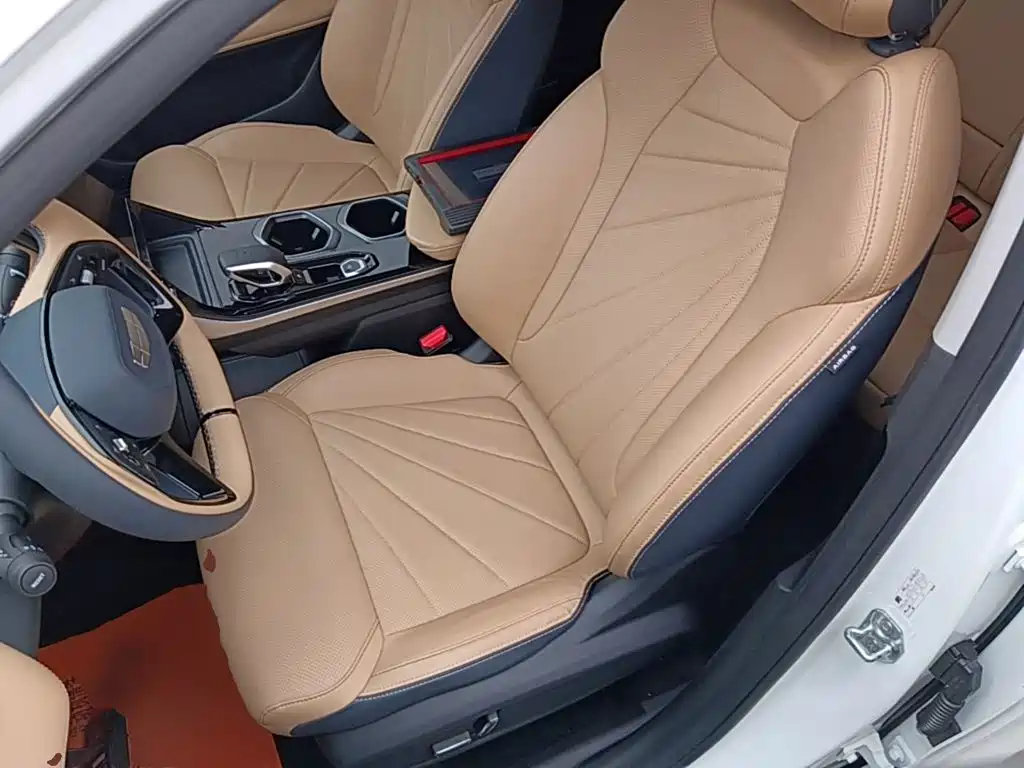 Geely Boyue L — миниатюра 15