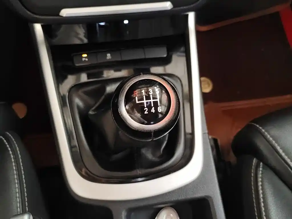 BYD MAX — миниатюра 14