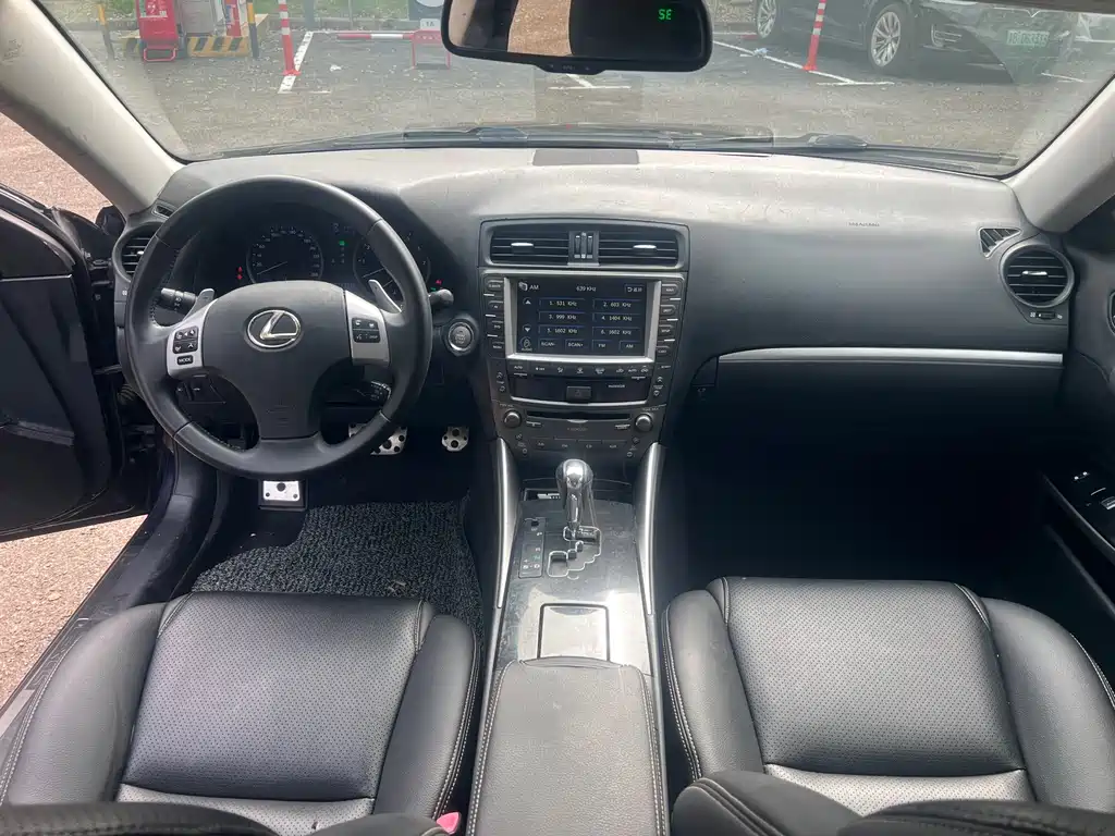 Lexus IS — миниатюра 7