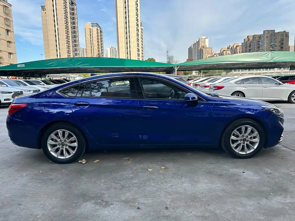 Hongqi Hongqi H5 — миниатюра 4