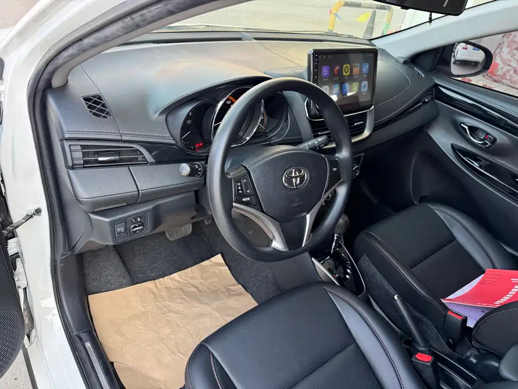 Toyota Yaris L — миниатюра 4