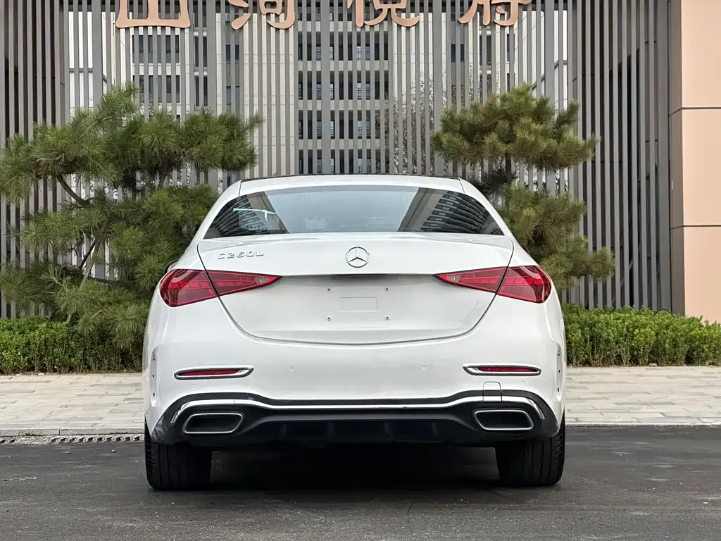 Mercedes-Benz C-Class — миниатюра 6