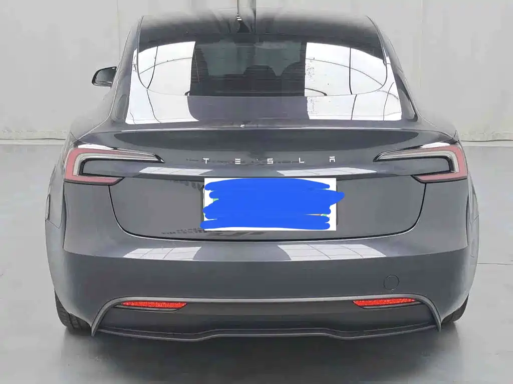 Tesla Model 3 — миниатюра 11