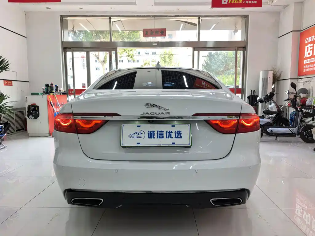 Jaguar XFL — миниатюра 13
