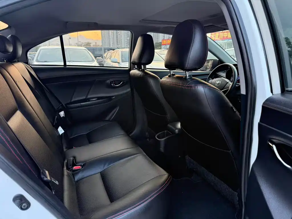 Toyota Yaris L — миниатюра 7