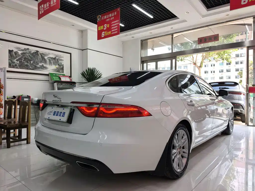 Jaguar XFL — миниатюра 15