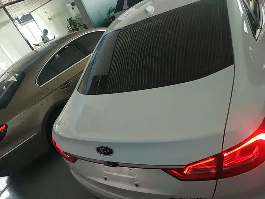 Ford Escort — миниатюра 6