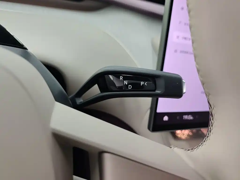 Xiaomi YU7 — миниатюра 14