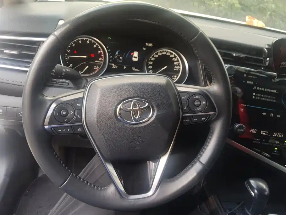 Toyota Camry — миниатюра 15