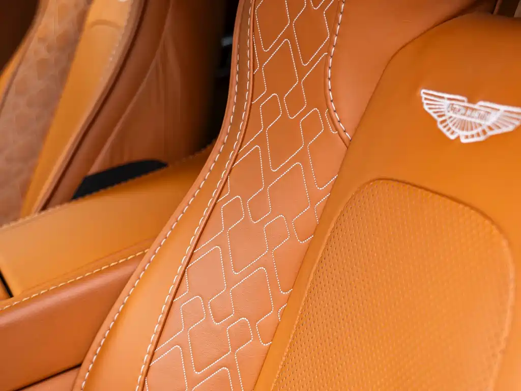 Aston Martin Rapide — миниатюра 22