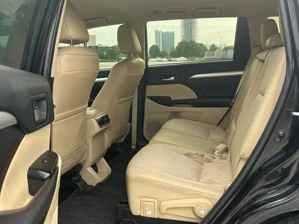 Toyota Highlander — миниатюра 5
