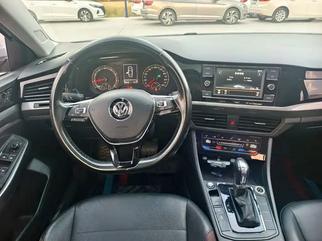 Volkswagen Bora — миниатюра 12