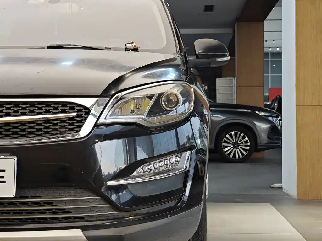 Zotye X5 2015 1.5T MT Luxury V