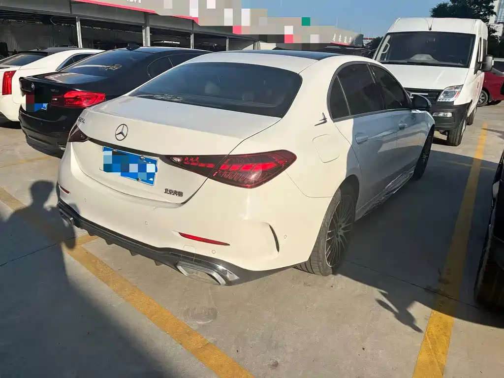 Mercedes-Benz C-Class — миниатюра 13