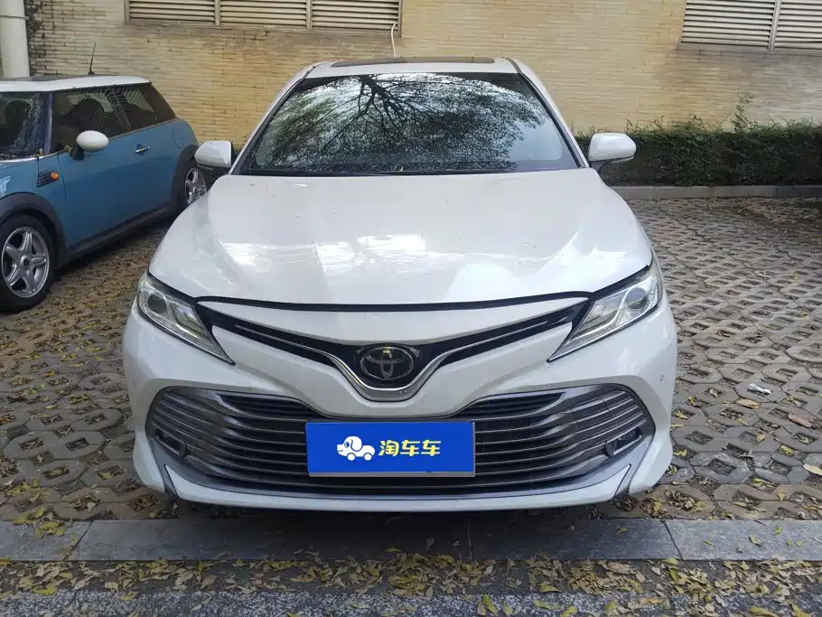 Toyota Camry — миниатюра 2