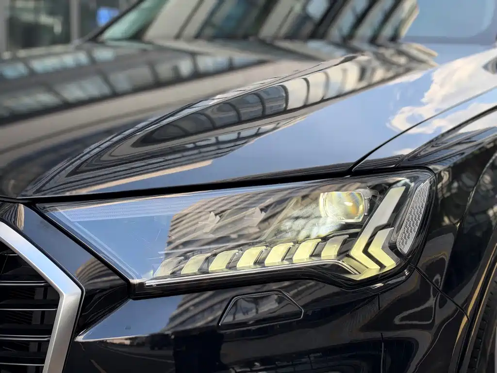 Audi Q7 — миниатюра 4
