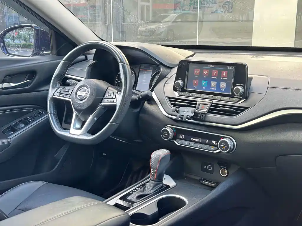 Nissan Teana — миниатюра 7