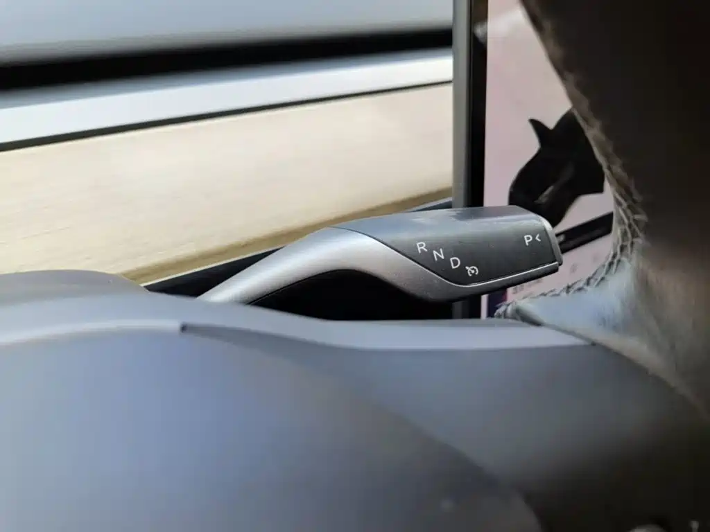 Tesla Model Y — миниатюра 14