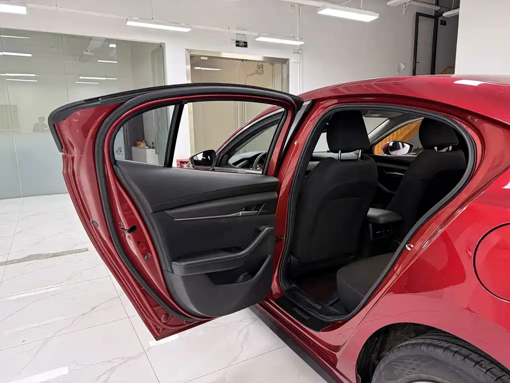 Mazda 3 Axela — миниатюра 13