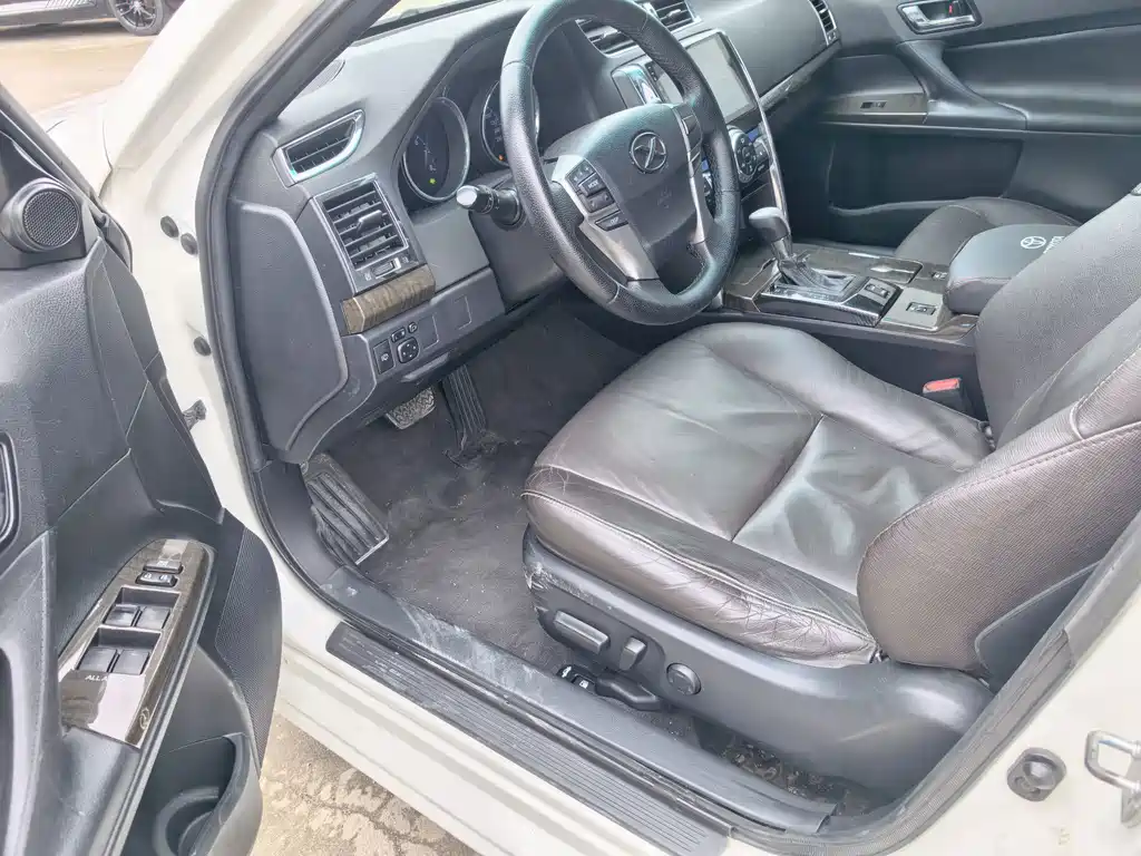 Toyota Reiz — миниатюра 4