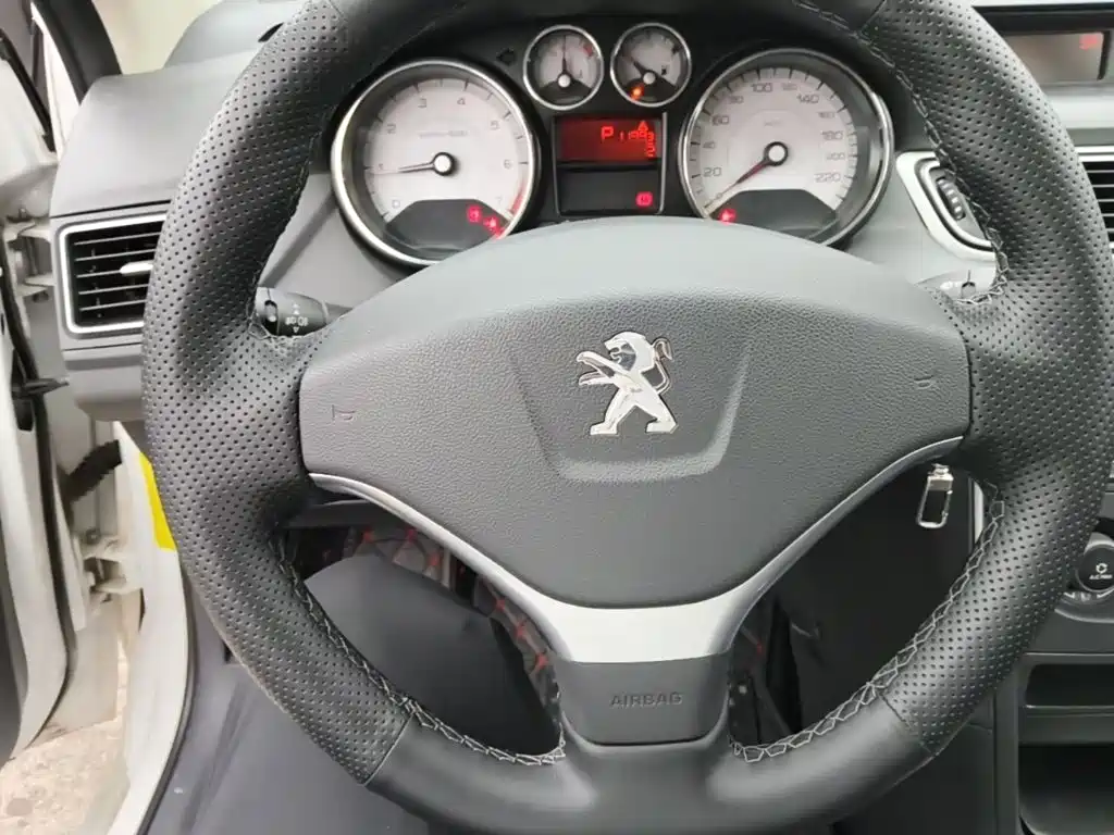 Peugeot 308 — миниатюра 11