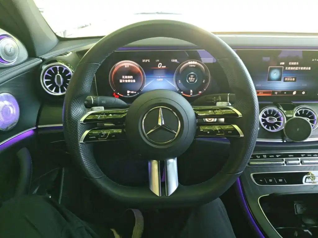 Mercedes-Benz E-Class (Import) — миниатюра 11