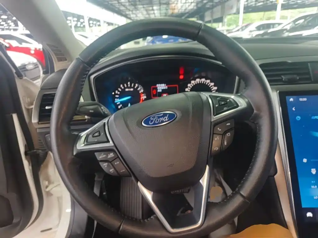 Ford Mondeo — миниатюра 11