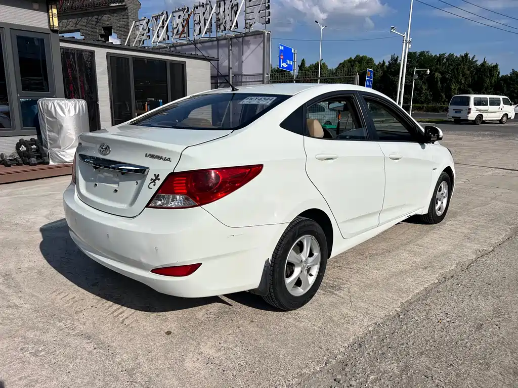 Hyundai Verna — миниатюра 9