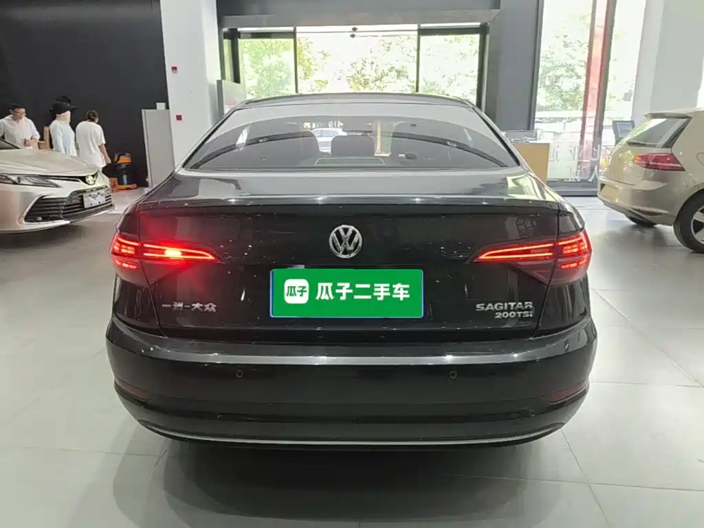 Volkswagen Sagitar — миниатюра 6