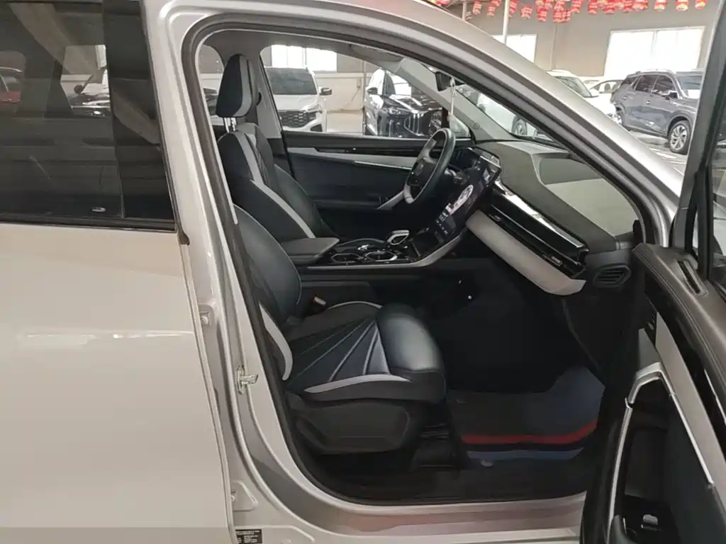 Geely Boyue L — миниатюра 25