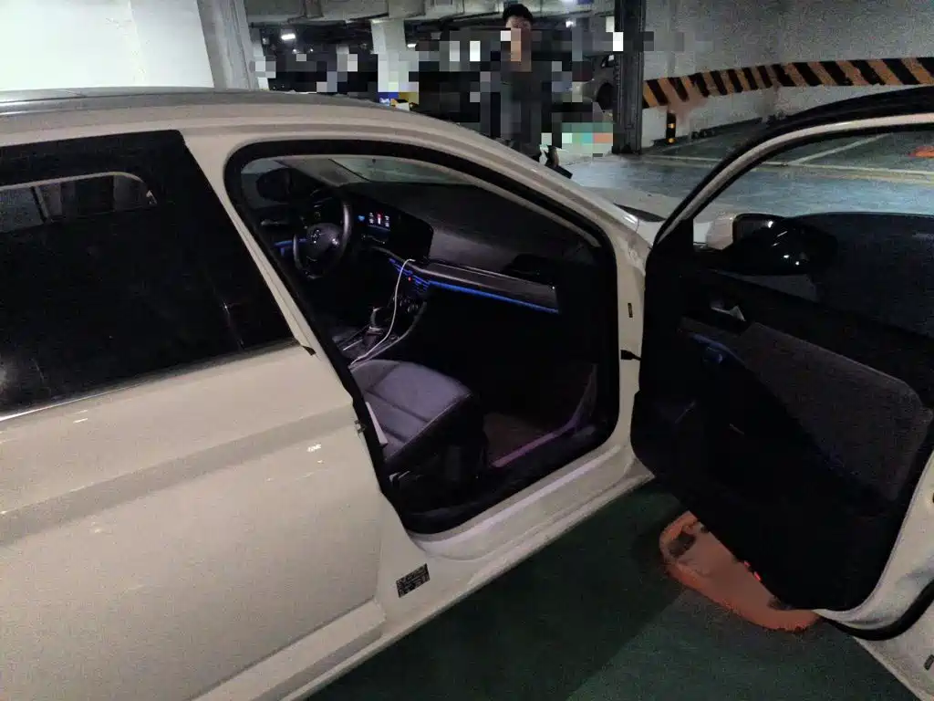 Volkswagen Sagitar — миниатюра 18