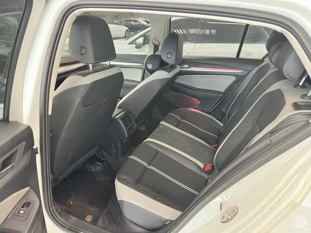 Volkswagen Golf — миниатюра 8