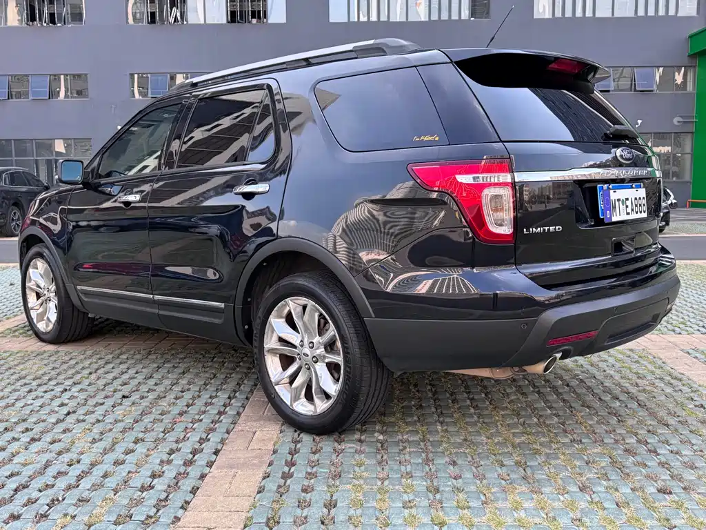 Ford Explorer (Import) — миниатюра 7
