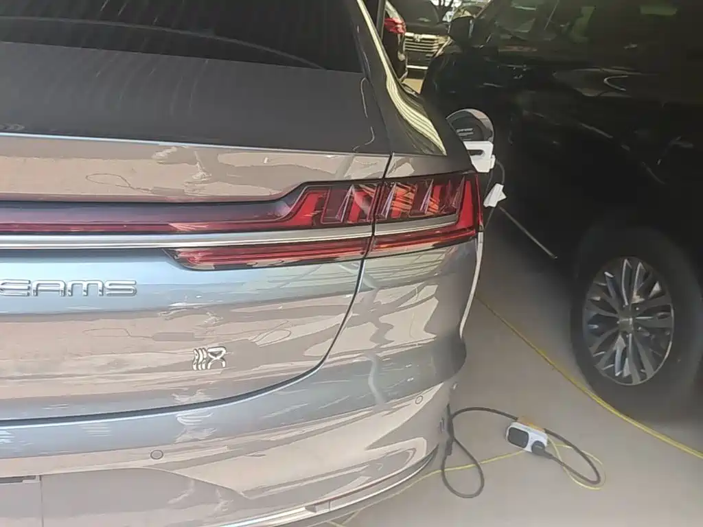BYD Han — миниатюра 8