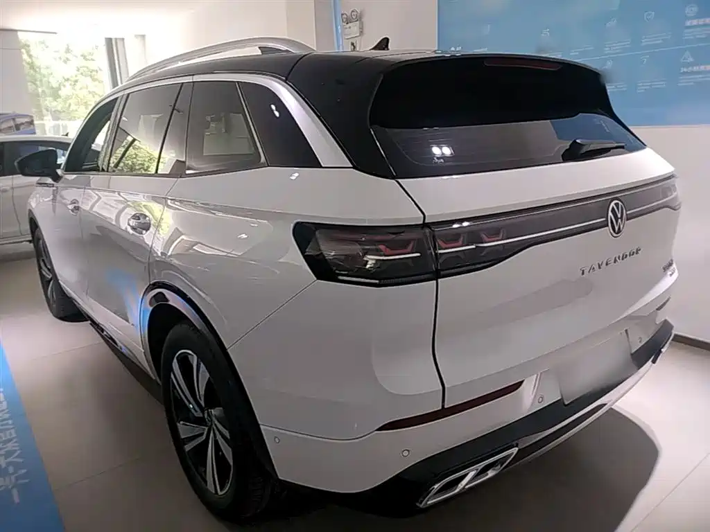 Volkswagen Tavendor 2023 380TSI R-Line