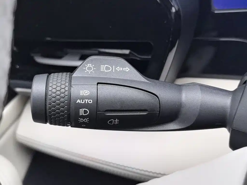 Geely Xingyue L — миниатюра 21
