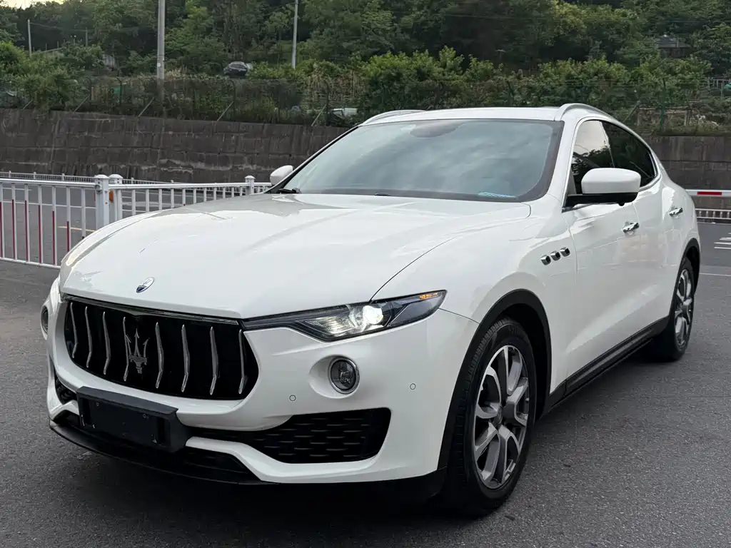 Купить Maserati Levante