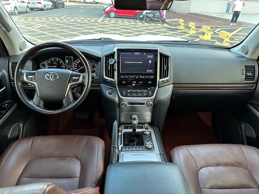Toyota Land Cruiser — миниатюра 12