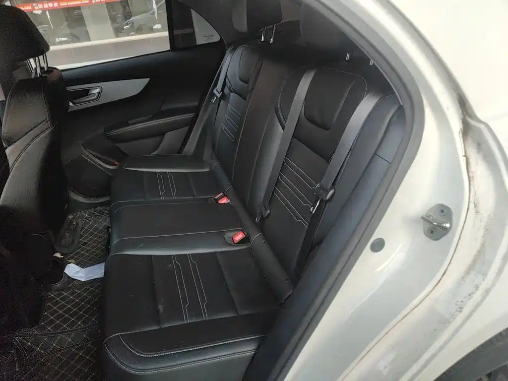 BYD Qin — миниатюра 13