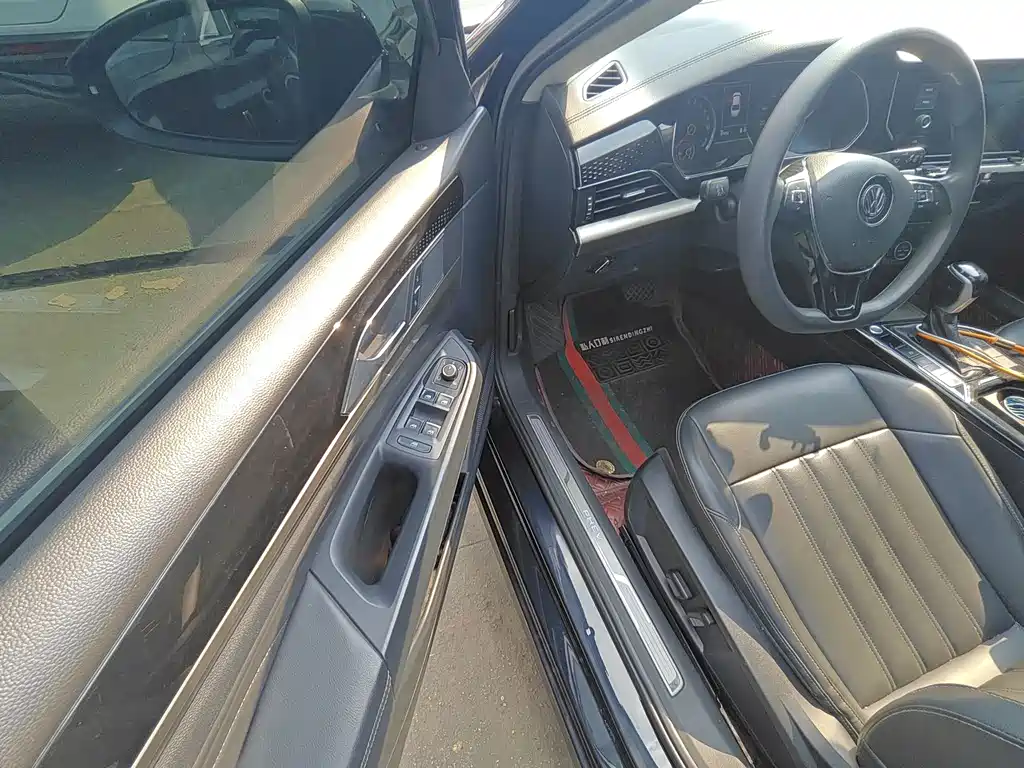 Volkswagen Passat PHEV — миниатюра 3
