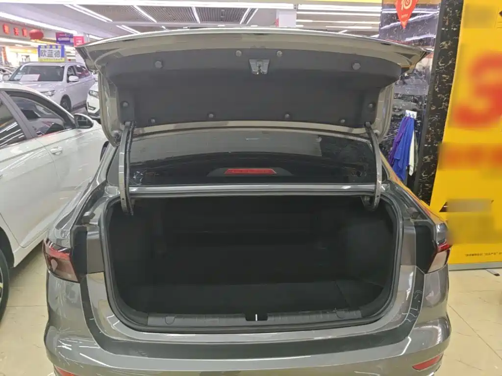 Geely Emgrand — миниатюра 19