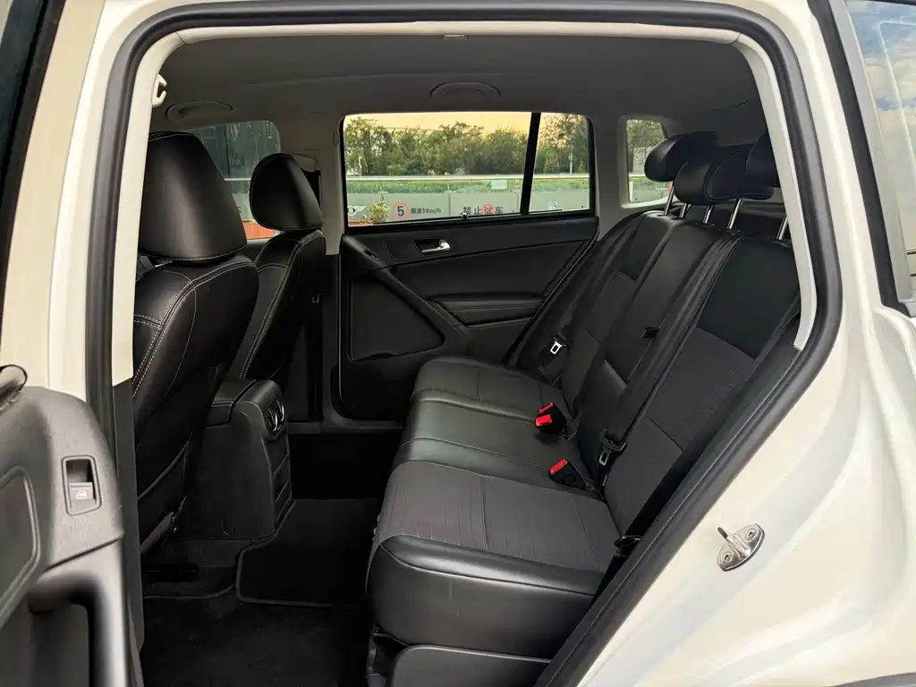 Volkswagen Tiguan — миниатюра 12