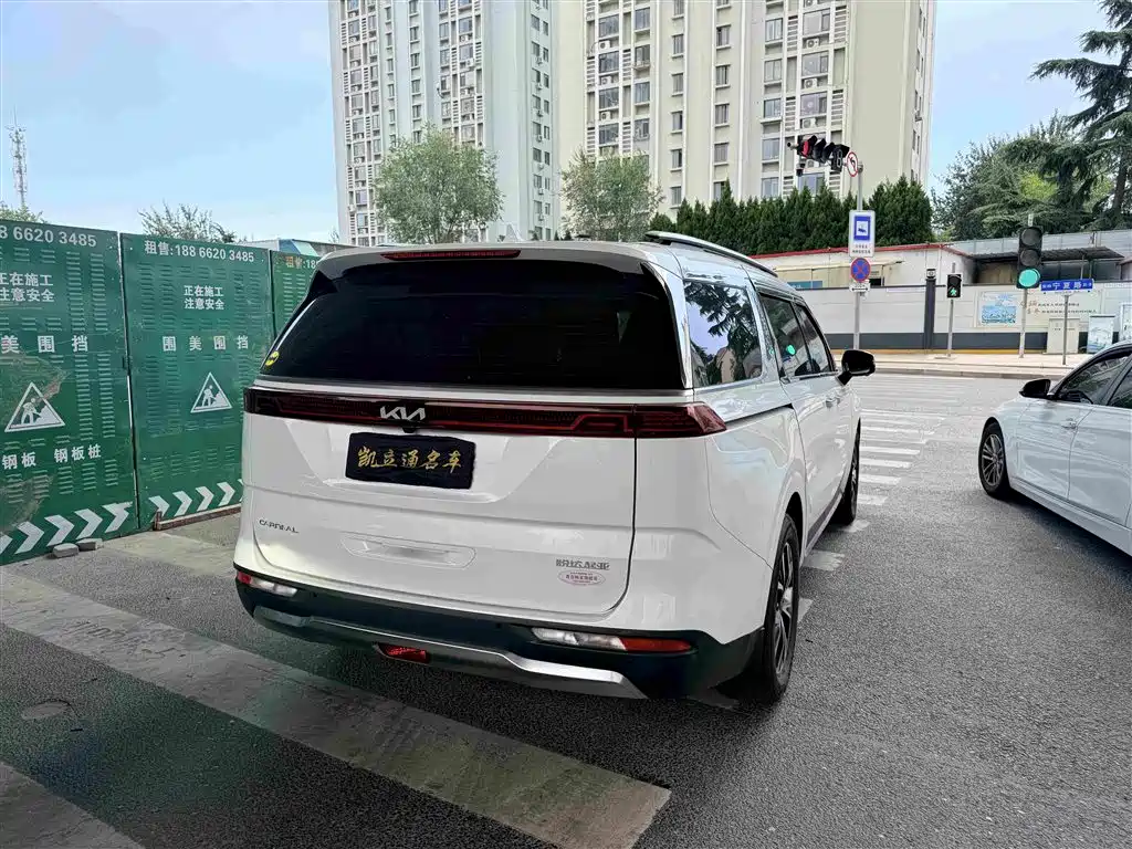 Kia Carnival — миниатюра 4