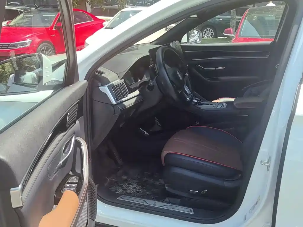 BYD PLUS New Energy — миниатюра 7