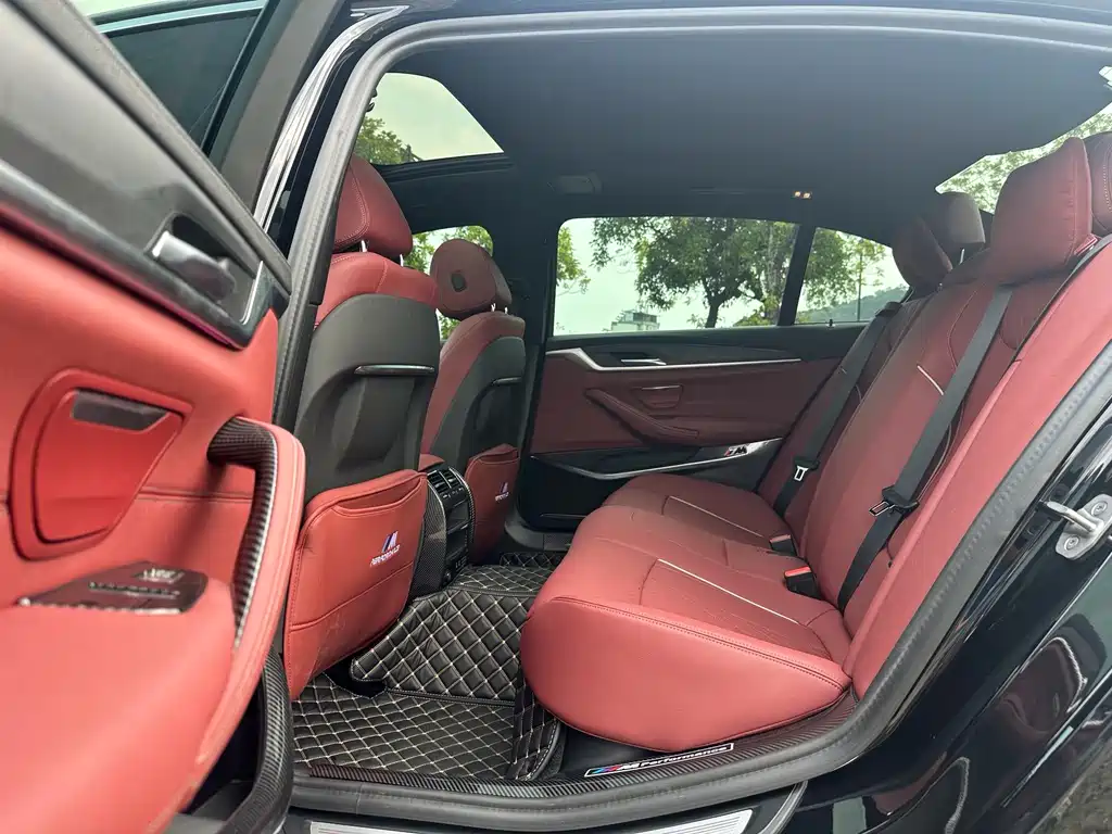 BMW 5 Series — миниатюра 8