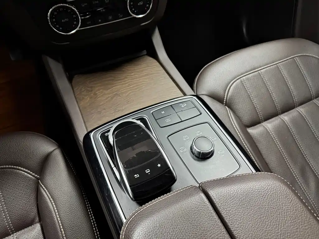 Mercedes-Benz GLE (Import) — миниатюра 18