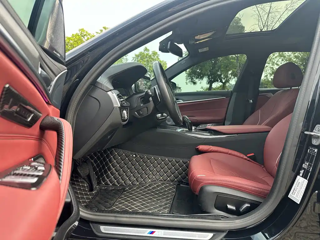 BMW 5 Series — миниатюра 7