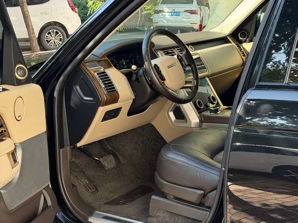 Land Rover Range Rover — миниатюра 8